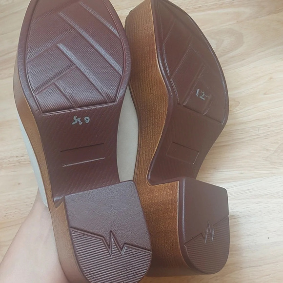 House of Harlow 1960 "Griffin" ivory Leather Slip-on Platform  Sandals 9 - Picture 8 of 10